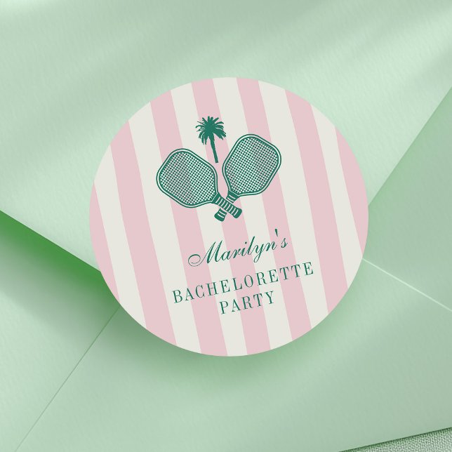 Sticker Rond Fête de Bachelorette de Pickleball Rose Vert (Pickleball paddles with pink stripes bachelorette party stickers)