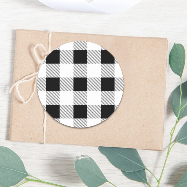 Sticker Rond fête de ferme rustique plaid de buffle noir et bla (rustic farmhouse black white buffalo plaid party classic round sticker)