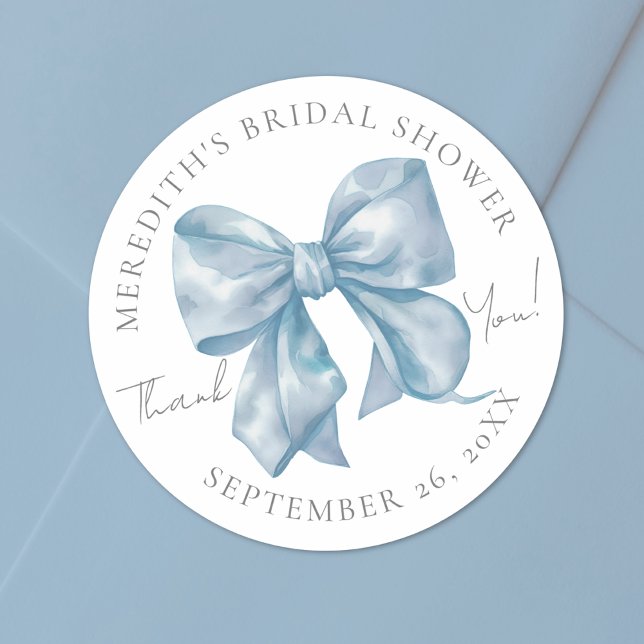 Sticker Rond Fête de mariage avec un ruban bleu (Blue Bow Bridal Shower Classic Round Sticker)