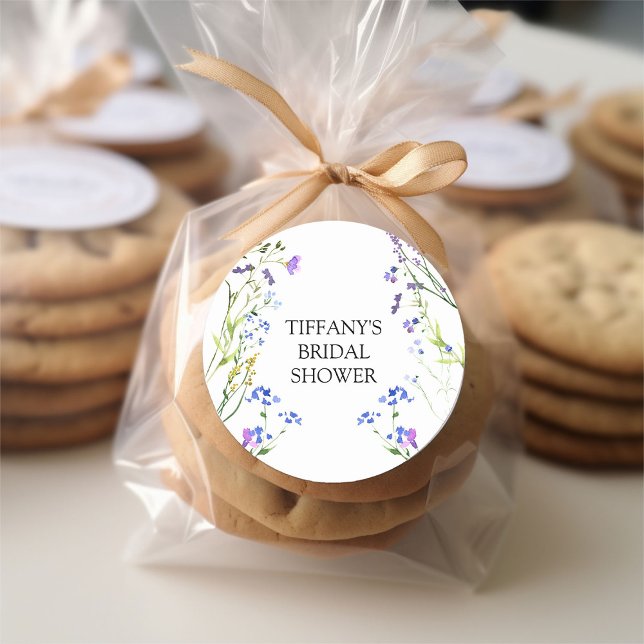 Sticker Rond Fête de mariage champêtre délicate fleur violette (Purple Wildflower Bridal Shower Stickers from my Purple Wildflower Bridal Shower collection)