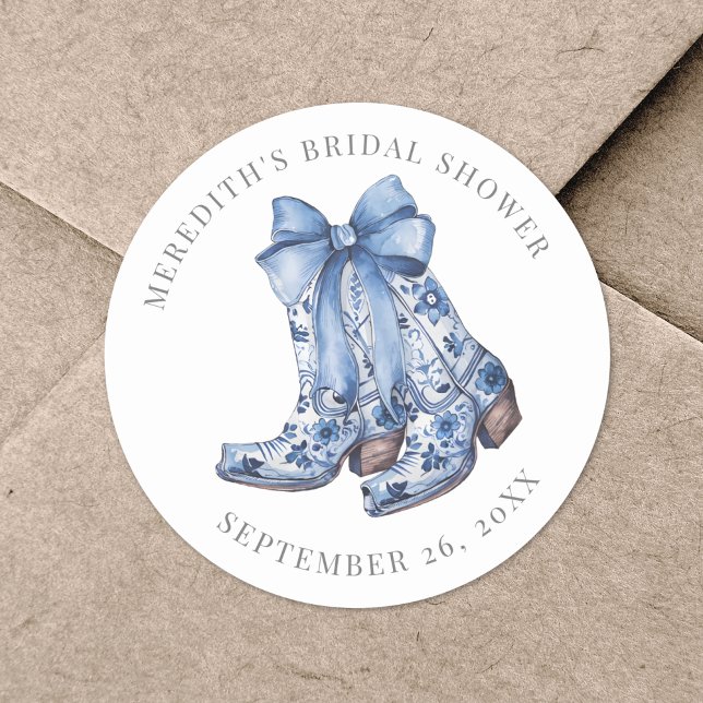 Sticker Rond Fête de Mariée Cowboy Ruban Bleu Campagnard (Country Blue Bow Cowboy Bridal Shower Classic Round Sticker)