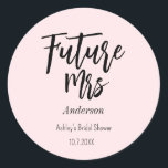 Sticker Rond Fête des mariées Futur Mme Blush Pink<br><div class="desc">Sticker à Fête des mariées en rose et gris avec texte Future Mme Consultez notre collection de magasins ci-dessous pour les articles correspondants.</div>