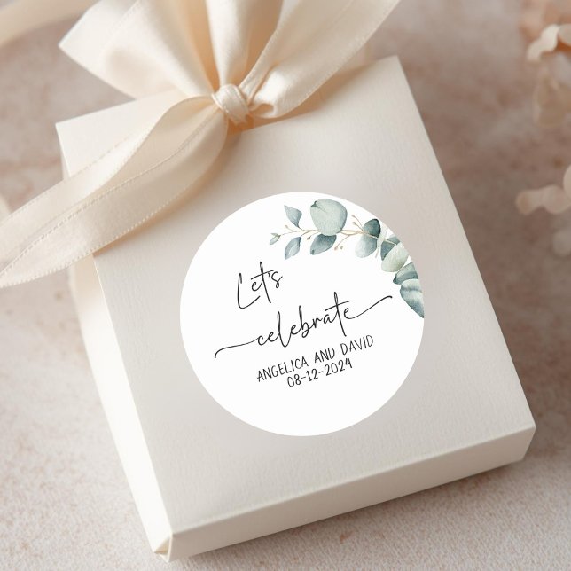 Sticker Rond Fêtons le nom date eucalyptus moderne (Let’s Celebrate name date eucalyptus modern Classic Round Sticker)