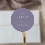 Sticker Rond Feuille minimale | Enveloppe Mariage Lavender<br><div class="desc">Ces enveloppes de mariage de lavande minimale sont parfaites pour un mariage de saumons. Le design se compose d'une simple silhouette de feuilles verdoyantes en violet lilas pastel avec un style bohème minimaliste de jardin. Personnalisez le étiquette avec les noms du couple.</div>