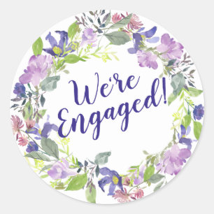 Sticker Rond Fiançailles Mariage floral violet Nous sommes enga