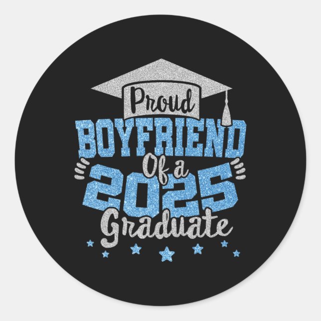 Sticker Rond Fier Garçon D'Un Grad De 2025 De L'Équipe Du Prom  (Devant)