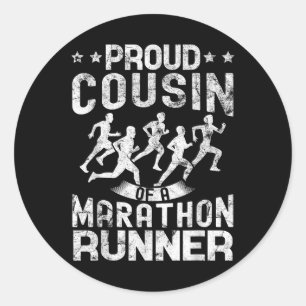 Sticker Rond Fière Cousin D'Un Coureur De Marathon Cousin Dons 