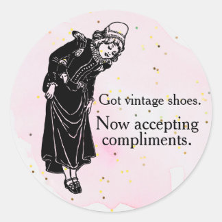 Sticker Rond Fille aux chaussures accepte désormais les complim