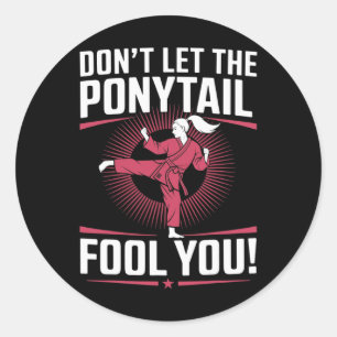 Sticker Rond Fille de combat des arts martiaux - Ne laissez pas