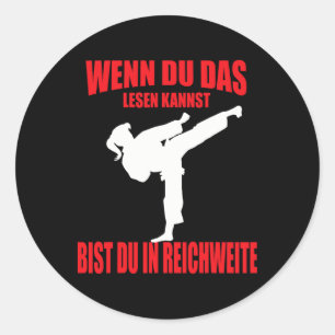 Sticker Rond Fille drôle de karaté kickboxing taekwondo
