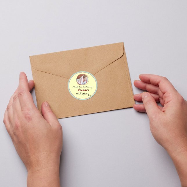 Sticker Rond Fille/Garçon Bébé Jaune Merci Anniversaire  (Créateur téléchargé)