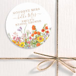 Sticker Rond Fleurs sauvages colorées Pays Floral Adieu Miss<br><div class="desc">Mariage campagnard Fleurs sauvages colorées au revoir Miss Fête des mariées Cadeau Favor Stickers Étiquettes présente de jolies fleurs de campagne en orange, jaune, violet et rose sur un arrière - plan blanc avec vos informations personnalisées. Parfait pour votre soirée spéciale Hen's Party, Bachelorette Party, Fête des mariées, Pamper Party,...</div>