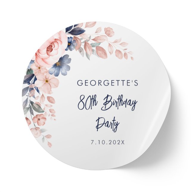 Sticker Rond Floral 80e Fleurs roses Script de fête d'anniversa (80th Birthday Party Pink Floral Classic Round Envelope Seal Stickers)