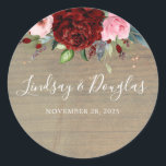 Sticker Rond Florales rouges de Bourgogne Mariage rustique<br><div class="desc">Burgundy arrangement floral rustique autocollants mariage campagnard</div>