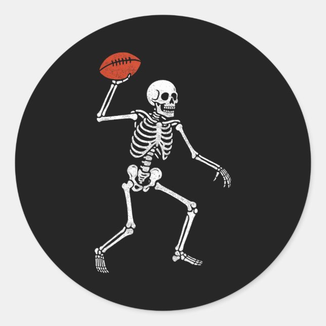 Sticker Rond Football Skeleton Playing Football Halloween Skull (Devant)