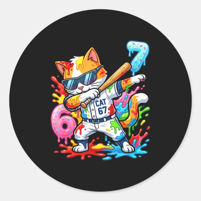 Sticker Rond Funny 67 Baseball Dabbing Cat 6 7 Dripng Ice Cream (Devant)