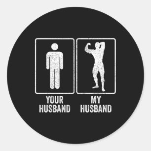 Sticker Rond Funny Bodybuilder Bodybuilding Mari Relation
