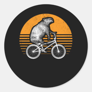 Sticker Rond Funny Capybara vélo d'équitation Retro Capibara 