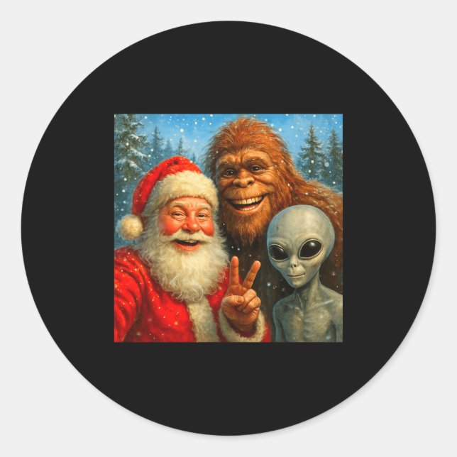 Sticker Rond Funny Cat Selfie With Santa Claus &amp; Bigfoot Me (Devant)