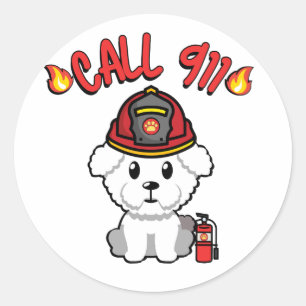 Sticker Rond Funny Fluffy dog est un pompier