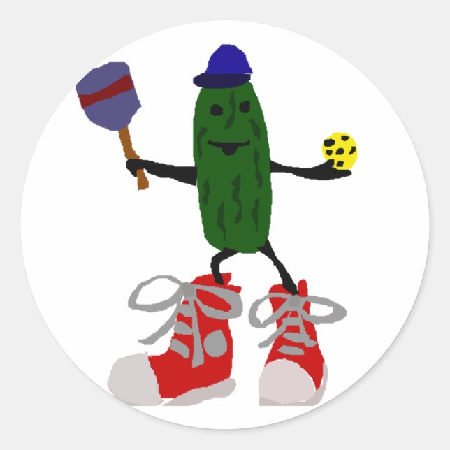 Sticker Rond Funny Pickle Holding Pickleball et Paddle (Devant)