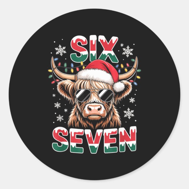 Sticker Rond Funny Six Seven Highland Cow Christmas 67 Cool Xma (Devant)