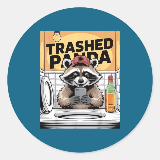 Sticker Rond Funny Trashed Panda Raccoon Gets Drunk  (Devant)