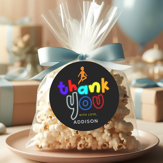 Sticker Rond Garçons Cool Jump Neon Trampoline Anniversaire Fav (Créateur téléchargé)