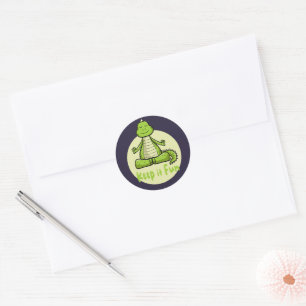 Sticker Rond Gardez-le amusant crocodile vert Kawaii pratiquant