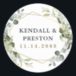 Sticker Rond Géométrique Verdure Or moderne Mariage succulent<br><div class="desc">Le design comprend des eucalyptus,  des succulents et des éléments de verdure dans des tons de sauge poussiéreux et de bleu/gris avec un cadre de courroie géométrique en terrarium de couleur or imprimé.</div>