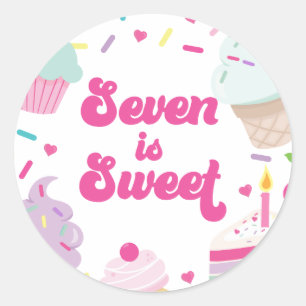 Sticker Rond Glace et gâteau Seven est un doux 7e anniversaire