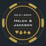 Sticker Rond Gold Black Poker Chip Las Vegas Casino Mariage<br><div class="desc">Se marier à Las Vegas ou une autre ville de casino amusante ? Ou avoir un mariage à thème casino ? Ces autocollants en or et noir complèteraient parfaitement les faveurs de vos invités ou scanneraient leurs invitations. Personnalisez votre design avec vos noms dans le centre, et une date mariage,...</div>