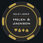 Sticker Rond Gold Black Poker Chip Las Vegas Casino Mariage<br><div class="desc">Se marier à Las Vegas ou une autre ville de casino amusante ? Ou avoir un mariage à thème casino ? Ces autocollants en or et noir complèteraient parfaitement les faveurs de vos invités ou scanneraient leurs invitations. Personnalisez votre design avec vos noms dans le centre, et une date mariage,...</div>