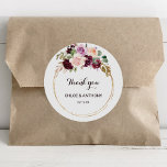 Sticker Rond Gold Géométrique Bourgogne Floral Merci Favoriser<br><div class="desc">Ces autocollants à fleurs bordeaux géométriques dorés vous remercient pour les classiques ronds sont parfaits pour un mariage rustique. Le design se compose d'élégants bouquets de fleurs dessinés à la main dans le vert, le blush, le violet, le rouge et le bordeaux, ornant des cadres géométriques dorés, classe inspirante et...</div>