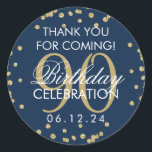 Sticker Rond Gold Navy Blue 90th Birthday Merci Parties scintil<br><div class="desc">Elégant 90e anniversaire "Merci" Gold Faux Parties scintillant Confetti Marine Bleu faveur tag modèle.</div>