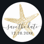 Sticker Rond Gold Starfish Beach Wedding Save Date Seal<br><div class="desc">Scellez les enveloppes de votre étoile de mer thème destination invitation mariage de plage avec cette feuille d'or look vintage étoile de mer illustration. ・ ・ ・ ・ Cliquez PLUS LOIN sur PERSONNALISER pour modifier la couleur de l'arrière - plan afin de coordonner votre envoi. ・ ・ ・ ・ ・...</div>