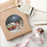 Sticker Rond Golden Retriever Caravan Christmas Adventure<br><div class="desc">Laissez-vous tenter par la magie d'une nuit d'hiver enneigée alors qu'une caravane glisse gracieusement à travers le paysage illuminé par la lune. La beauté sereine de la neige scintillante et l'éclat enchanteur de la lune créent une scène captivante, promettant une aventure de Noël inoubliable remplie de chaleur, de joie et...</div>