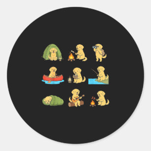 Sticker Rond Golden retriever en camping chien mignon en randon