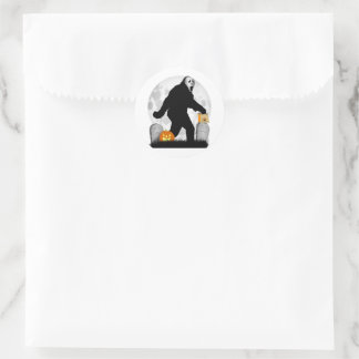 Sticker Rond Gone Squatchin' Halloween