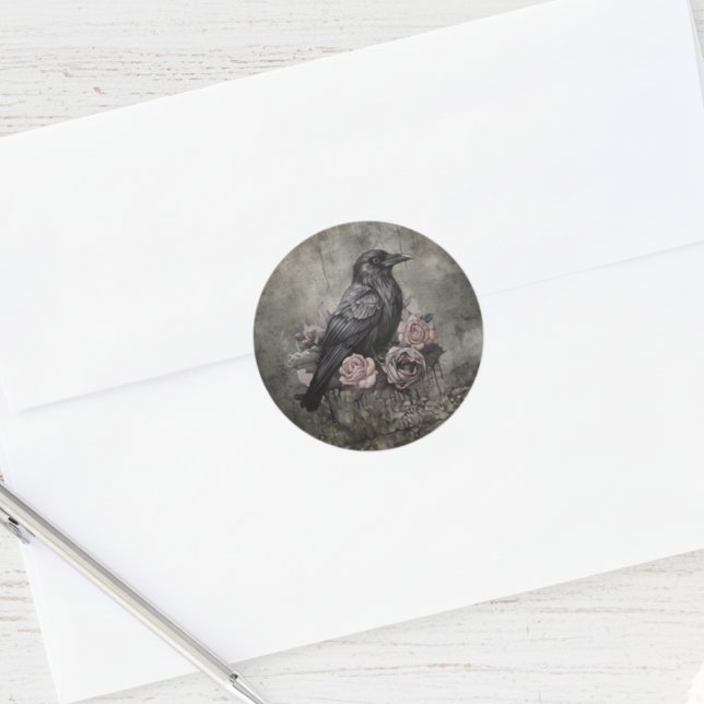 Sticker Rond Gothic Raven Dark Academia Floral (Black raven with roses round sticker)
