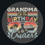 Sticker Rond Grand-mère de l'anniversaire de croisière vacances<br><div class="desc">Grand-mère de Birthday Cruiser Vacation Funny Crew Design graphique Cadeau Classic Round Stickers Collection classique.</div>