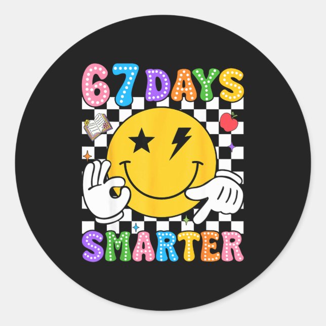 Sticker Rond Groovy 67th Day Of School Shirt 67 Days Smarter Te (Devant)