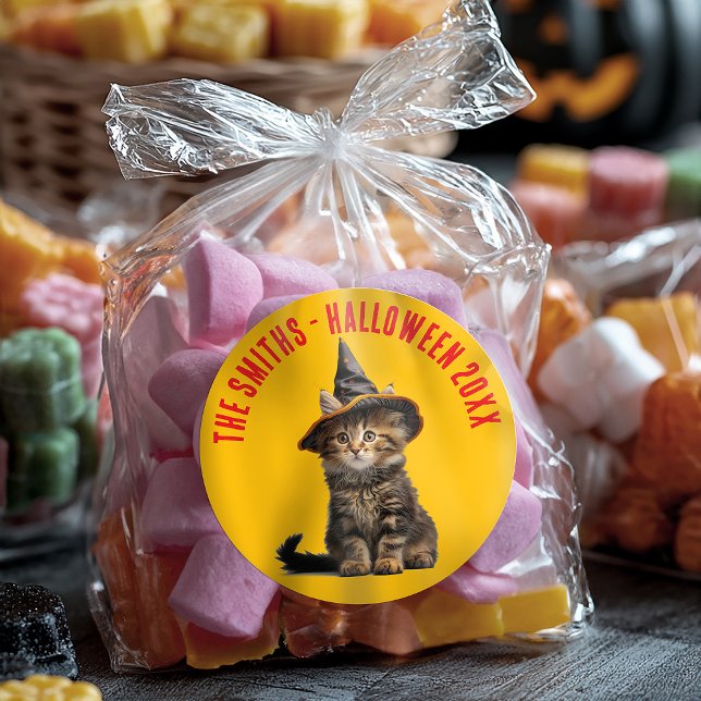 Sticker Rond Halloween Rustique Rouge Et Orange Kitten Witch (Créateur téléchargé)