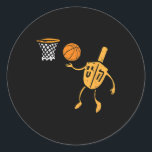 Sticker Rond Hanoukka Dreidel Basketball Chanukah Hommes juifs<br><div class="desc">Hanoukka Dreidel Basketball Chanukah Hommes juifs garçons</div>