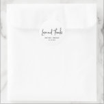 Sticker Rond Heather Elegant noir blanc minimaliste Mariage mod<br><div class="desc">Autocollants de faveur de mariage moderne avec un design simple avec "Amour et Merci" dans une élégante typographie de script et vos noms et date mariage dans une police sans serif minimaliste. Tous les éléments de conception sont en noir et blanc. Ces stickers de faveur chic ajoutent une touche sympathique...</div>