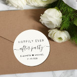 Sticker Rond Heureusement Jamais Après La Crème De Fête Récepti<br><div class="desc">Un sticker chic crème légère pour votre réception de mariage ou d'invitation à la fête,  les faveurs et la correspondance avec "Happily Ever After Party" dans un mélange de typographie moderne simple et un script tendance avec des swashes,  vos prénoms unis par un coeur et votre date de réception.</div>
