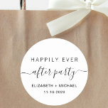 Sticker Rond Heureusement Jamais Après La Réception De Mariage<br><div class="desc">Un autocollant moderne pour votre réception post mariage ou invitations de fête,  faveurs et correspondance avec "Happily Ever After Party" dans un mélange de typographie simple et de script tendance avec des swashes,  vos prénoms et votre date.</div>