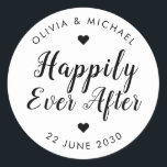 Sticker Rond Heureusement Jamais Après Merci Sweet Wedding Favo<br><div class="desc">Un Sticker Étiquette Noir Classique de Mariage Favor avec "Happily Ever After" dans un style rustique moderne et élégant calligraphie de police et accents de coeur. Vous pouvez facilement le personnaliser avec vos noms et date mariage.</div>