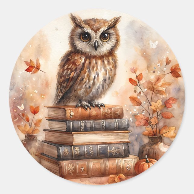 Sticker Rond Hibou sur pile de livres avec feuilles d'automne (Devant)