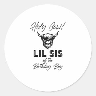 Sticker Rond Holly Cow Lil Sis Of The Birthday Boy Highland Cow